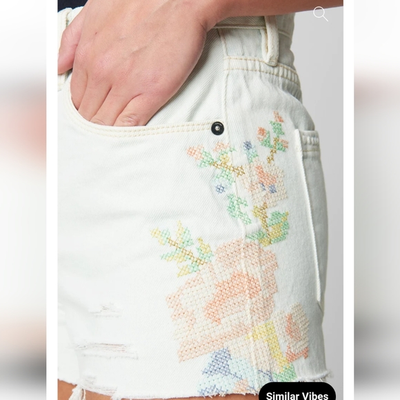 BLANKNYC White Denim Embroidered Shorts Closer Together Vtg High Rise 31 - Picture 1 of 13